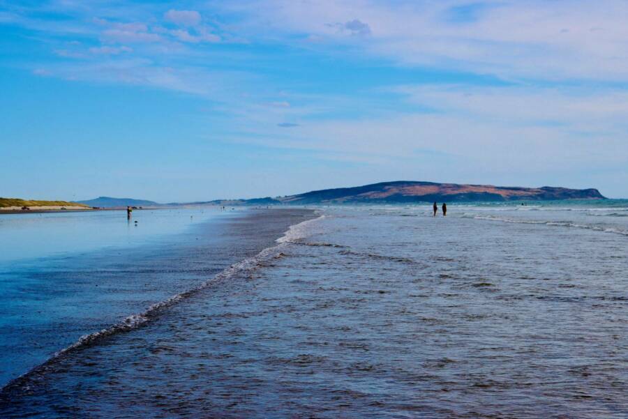 Oreti beach sand and surf credit photosbygabit