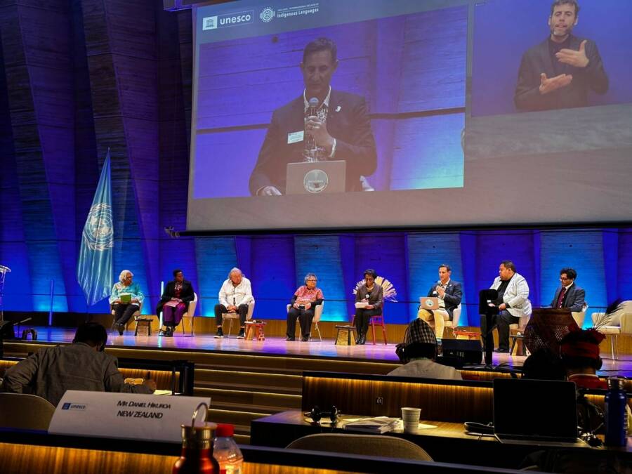 Dan presentation big screen name tag