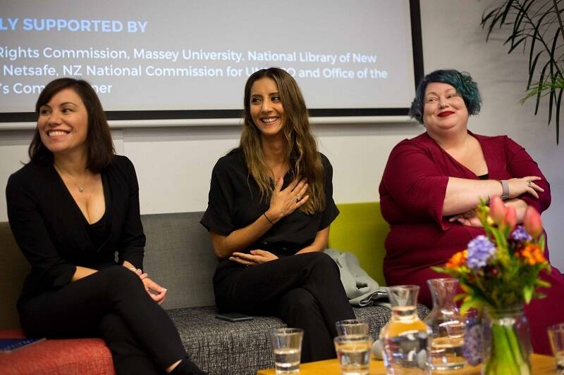 Hate Internet image 002