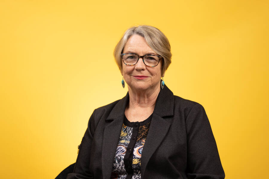 Liz with yellow screen 2