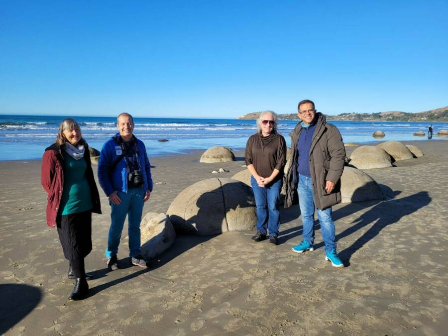 Eval team on moeraki beach 0722